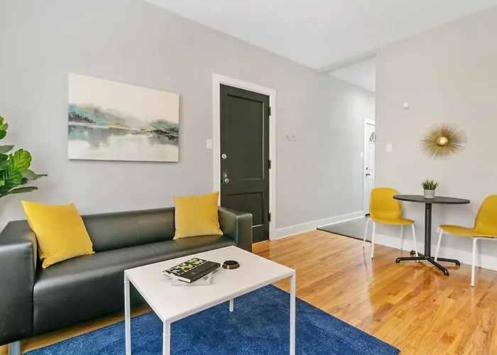 Bright Spacious Apt, Comfy King Bed, 5 Location