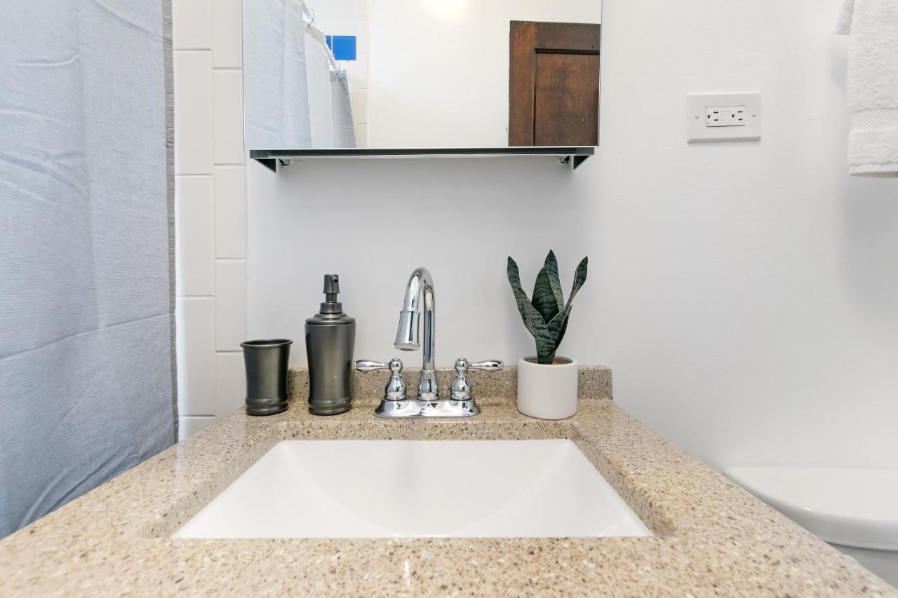 Bright Spacious Apt, Comfy King Bed, 5 Location Apartamento *