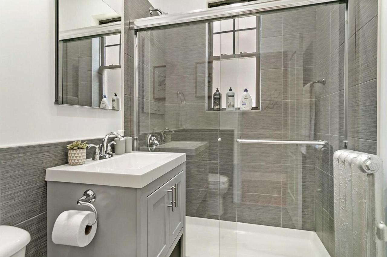 Apartamento Bright Spacious Apt, Comfy King Bed, 5 Location *